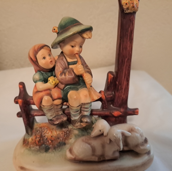 FINAL SALE Goebel Hummel  Wayside Devotion TMK2 28/2 figurine - Picture 4 of 10
